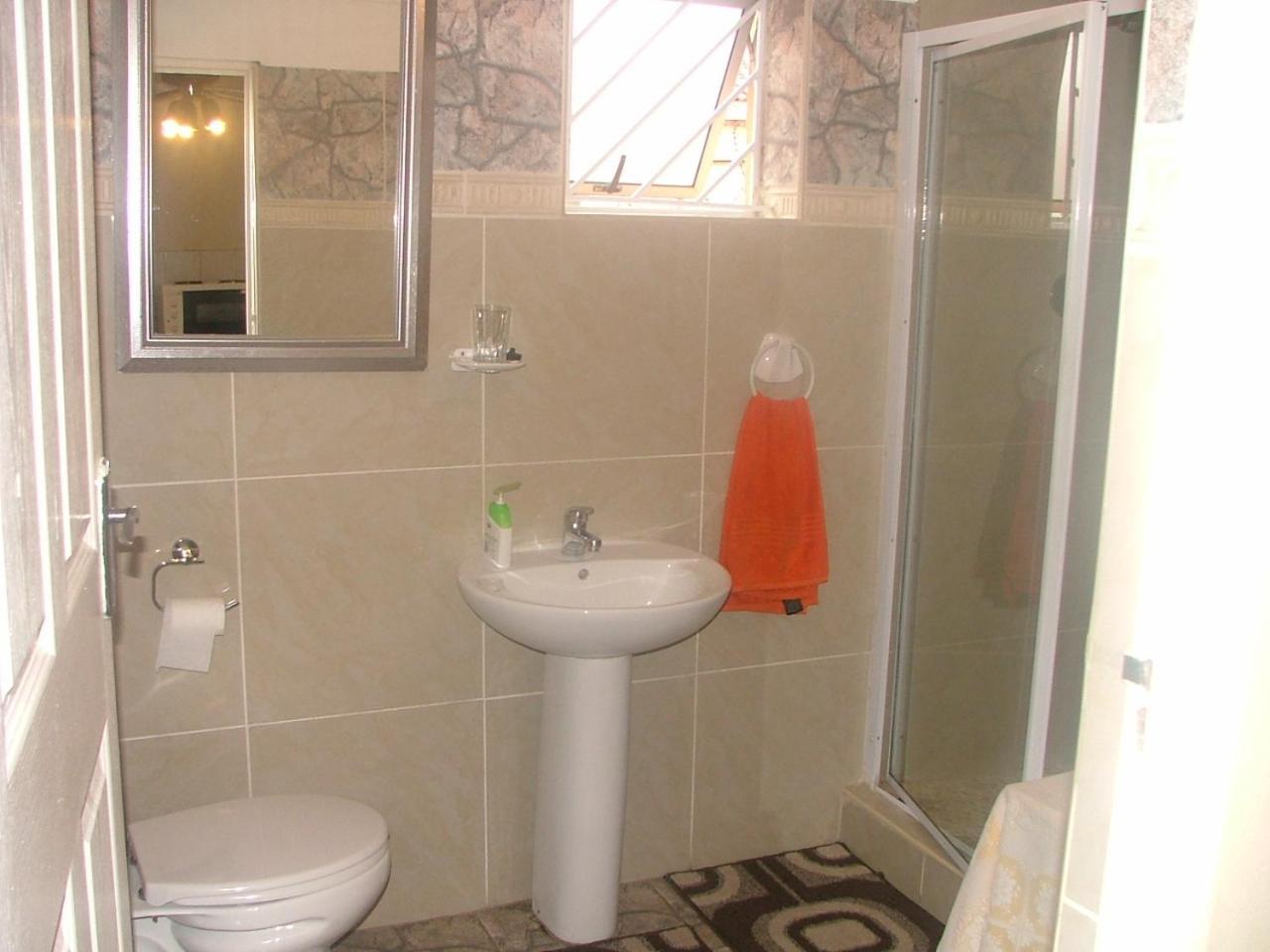 Mbalentle Guesthouse Bishop Lavis Kültér fotó