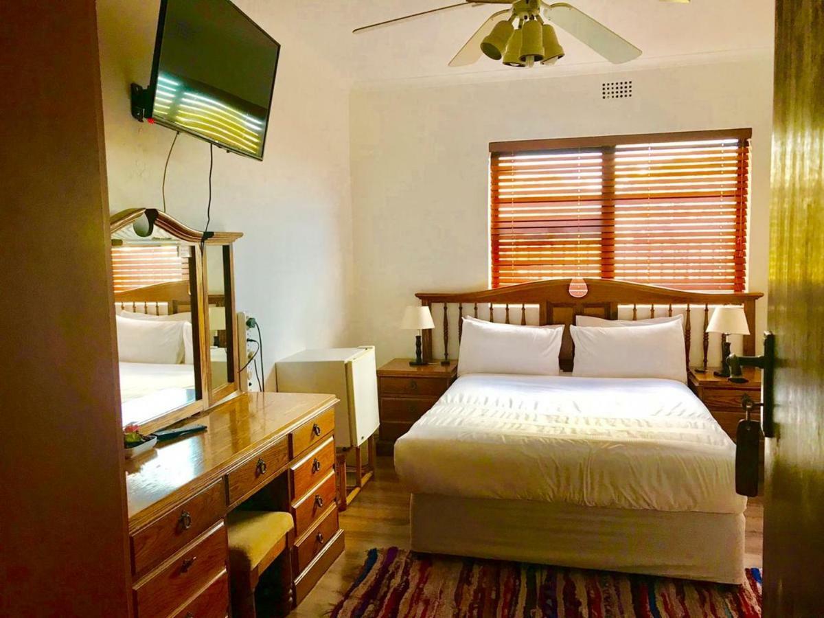 Mbalentle Guesthouse Bishop Lavis Kültér fotó